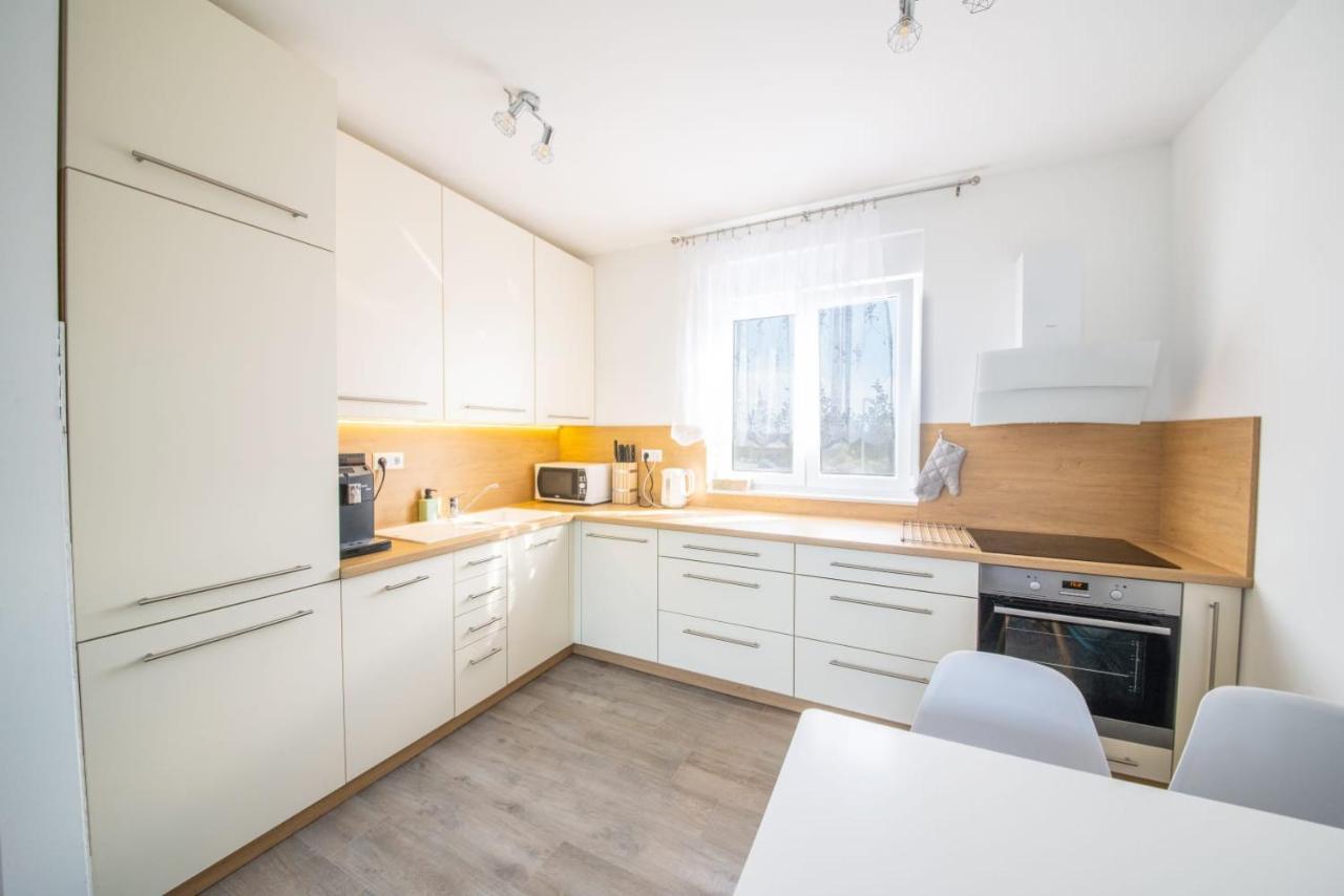 Apartman Pau Нин Екстериор снимка